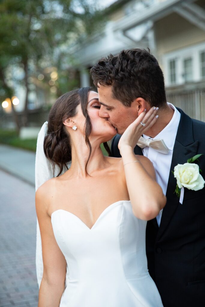 Wilmington NC wedding venues; Wedding Planner serving Wilmington, North Carolina, Wrightsville Beach, Brunswick Beaches